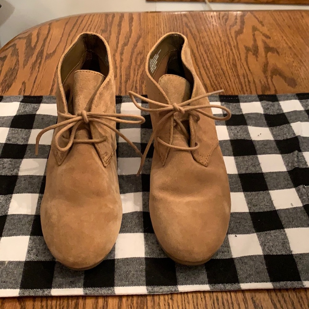 Nine West, size 9.5, genuine suede bootie